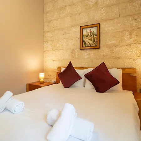 1859 Knights Castle - Sliema Ferries - Seaside Holiday home Gzira